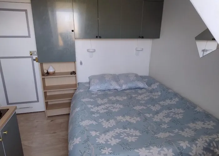 Petit Nid A Corbeil-Essonnes